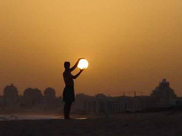 Imagem engraçada Sol nas Mãos no iPiadas