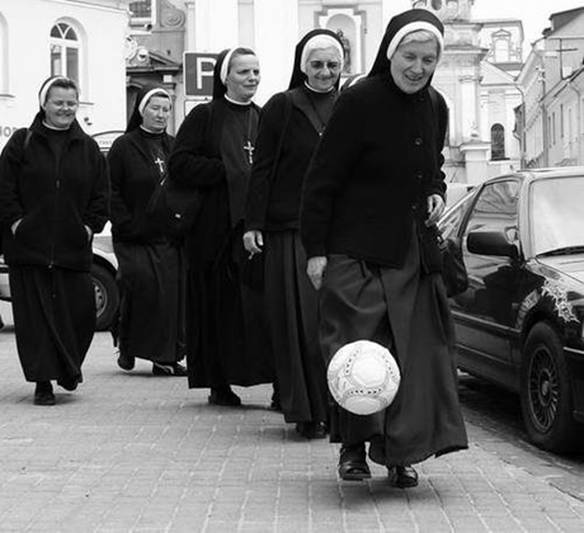 Imagem engraçada Futebol das Freiras no iPiadas