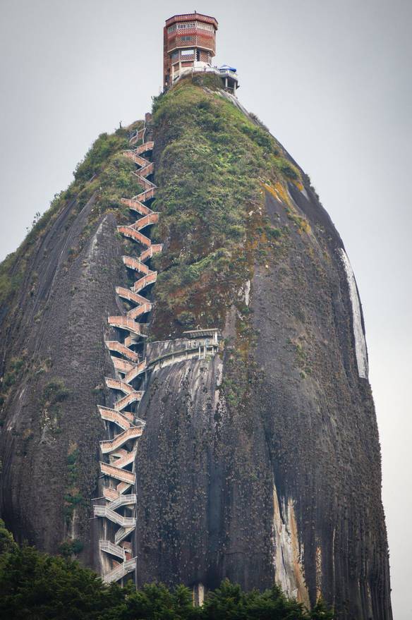 Imagem engraçada É o Entregador de Pizza? Pode Subir! no iPiadas