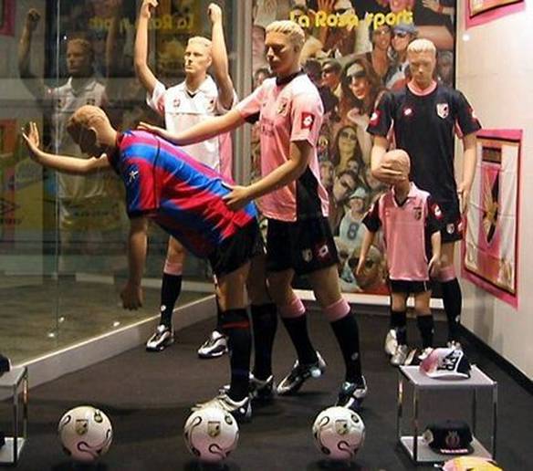 Imagem engraçada Exposição de Camisas no iPiadas