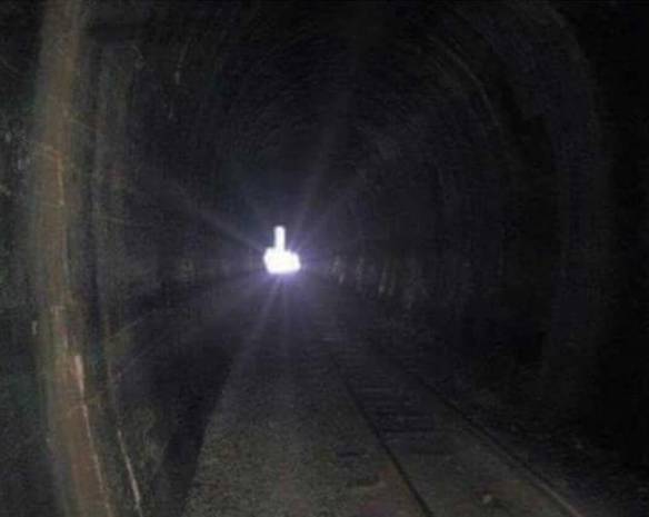 Sempre Há Uma Luz no Fim do Túnel