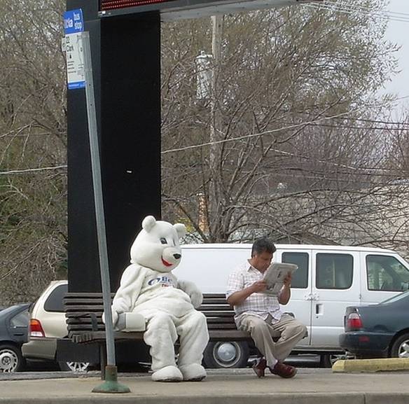 Imagem engraçada Esperando o Ônibus no iPiadas