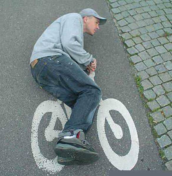 Imagem engraçada Pedalando no Asfalto no iPiadas