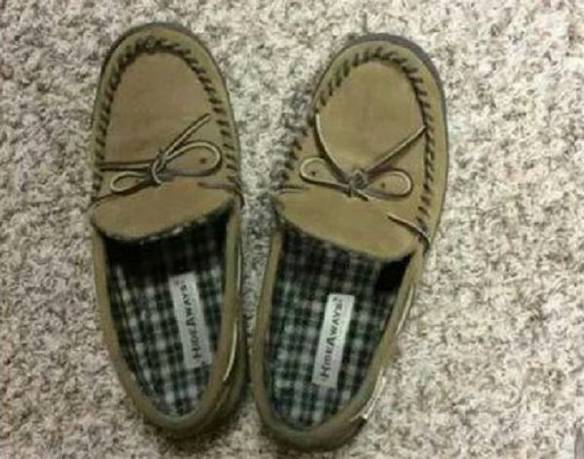 Imagem engraçada Esses Sapatos Estão Tramando Algo no iPiadas