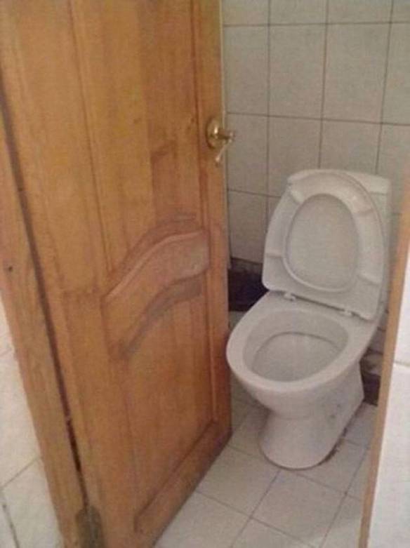 Imagem engraçada Alguma Coisa Errada Não Está Certa no iPiadas